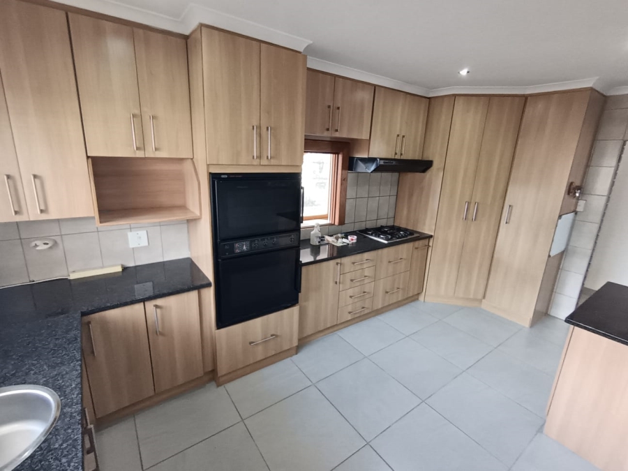To Let 3 Bedroom Property for Rent in Heiderand Western Cape